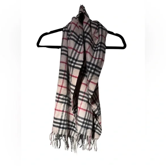 Burberry Classic Fringe 100% Cashmere Scarf - Picture 3 of 6